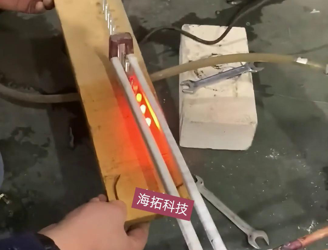 6mm端頭在線退火，采用高頻加熱機配合自動輸送帶實現(xiàn)均勻加熱退火